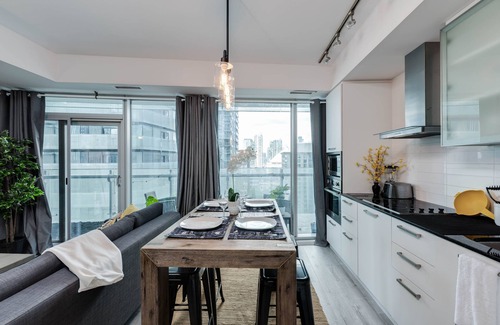 Toronto Entertainment District Apartment | RivetStays - The York