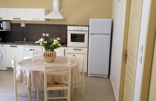 Galeria Apartment | Rivière à 2 Min/wifi Gratuit/clim/piscine Chauffée/2 Chambres/ping-pong/pétanque
