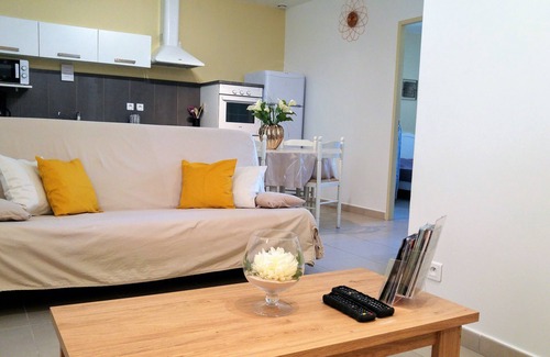 Galeria Apartment | Rivière à 2 Min/wifi Gratuit/clim/piscine Chauffée/2 Chambres/ping-pong/pétanque