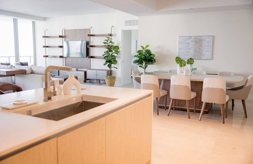 Singer Island Hotel | Riviera Beach. Magnificent 2BR Living w Bay View