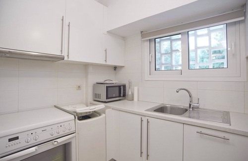 Vouliagmeni Apartment | Riviera Living Stylish Apt Vouliagmeni Beach