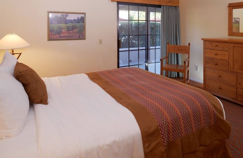 San Diego Country Estates Resort | Riviera Oaks Resort