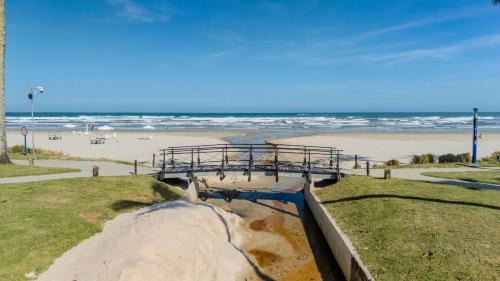 Riviera de Sao Lourenco Apartment | Riviera Renovado 250m da praia
