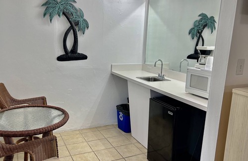 Wildwood Hotel | Riviera Resorts & Suites