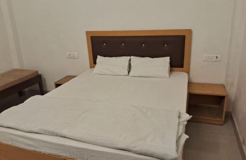 Gonda Hotel | RK Lawns