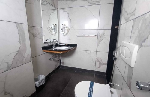 Kalapettai Hotel | RKN Grand Hotel