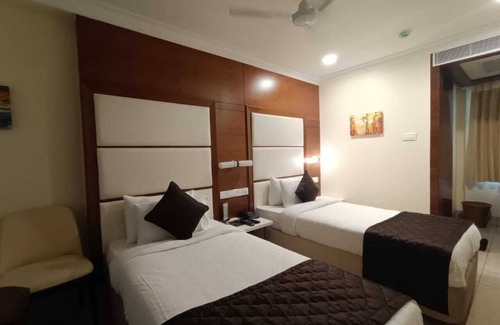Kalapettai Hotel | RKN Grand Hotel