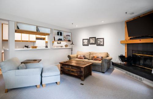 Moose Wilson Road Apartment | RMR: Balsam Lodge B4 Condo in The AspensWilson WY