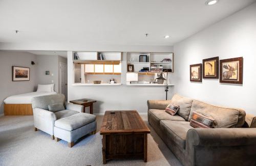 Moose Wilson Road Apartment | RMR: Balsam Lodge B4 Condo in The AspensWilson WY