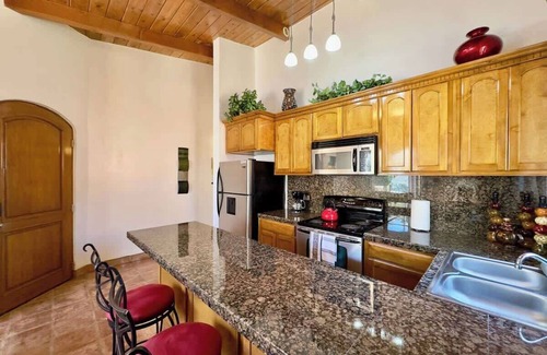 Playas de Rosarito Apartment | Rosarito Puerto Nuevo Surf 1BR casita and pool