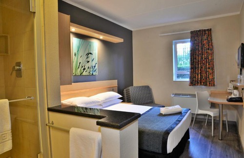 Greater Johannesburg Metropolitan Area Hotel | Road Lodge Rivonia