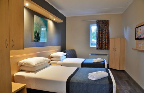 Greater Johannesburg Metropolitan Area Hotel | Road Lodge Rivonia