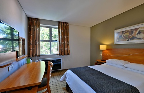 Sandown Hotel | Road Lodge Sandton Grayston Drive