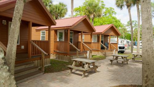 Fort Pierce Cabin | Road Runner Travel Resort