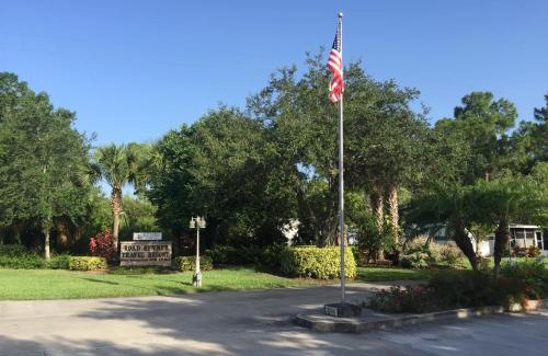 Fort Pierce Cabin | Road Runner Travel Resort