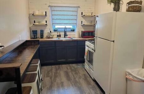 Hermann Apartment | Roam Suite at Brickhouse Inn