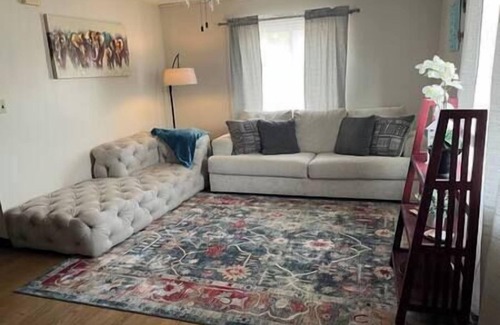Hermann Apartment | Roam Suite at Brickhouse Inn
