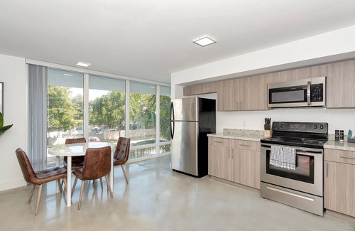 Coral Way Apartment | Roami at Grove 27