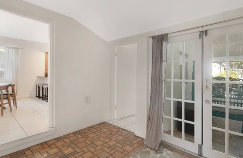 Northeast Miami Apartment | Roami at Urban Oasis