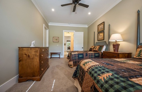 Mill Spring Villa | Robbie Grace Villa Bright's Creek