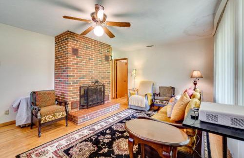 Robbinsville House | Robbinsville Retreat - Creekside Home with Deck!