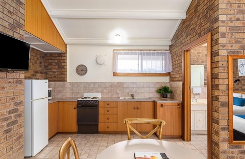 Waterhouse House | Robe Central Motel