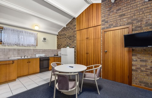 Waterhouse House | Robe Central Motel