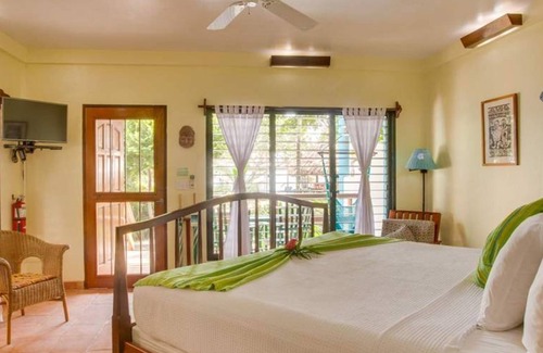 Placencia Hotel | Robert's Grove Península Resort