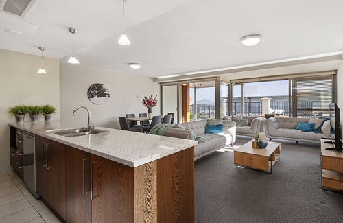 Taupo Cottage | Roberts Retreat - Taupo Holiday Home