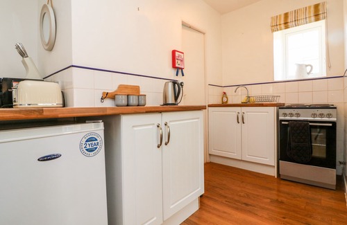 Watermouth Cottage | ROBIN COTTAGE, pet friendly, character holiday cottage in Ilfracombe