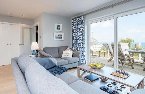 Tan-y-groes House | Robin Hill
