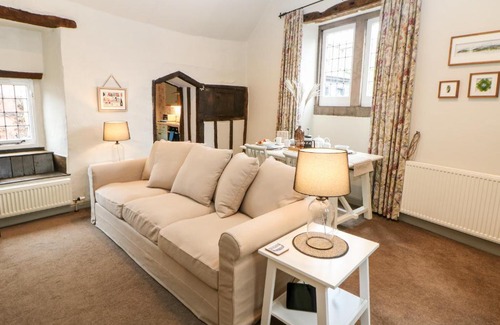 Bakewell House | Robin's Nest