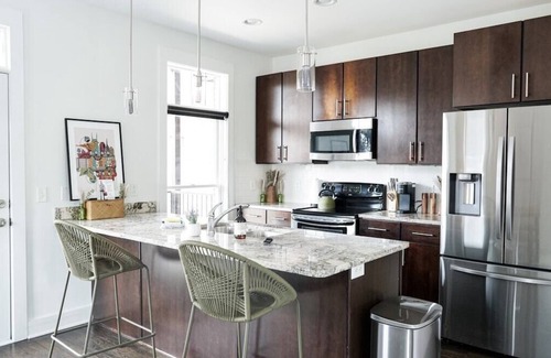 North Capitol House | Robin's Nest| Rooftop Deck |Walk to Downtown