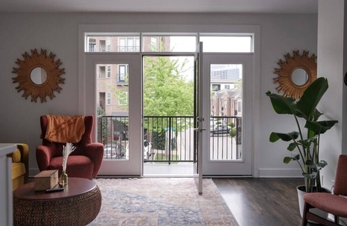 North Capitol House | Robin's Nest| Rooftop Deck |Walk to Downtown