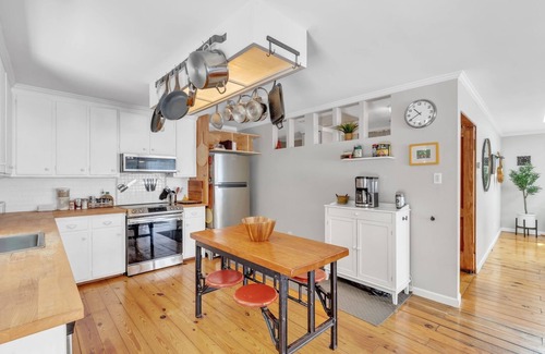 Chapel Hill House | Robin's Rest (3-Bedroom Home) with Pool by RedAwning