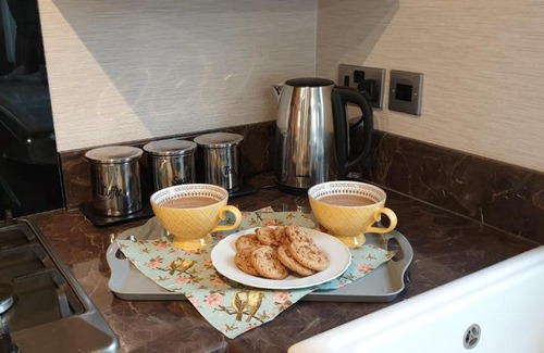 South Cerney Cabin | Robin's Retreat