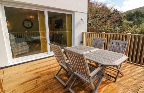 Hele House | Robins Downs