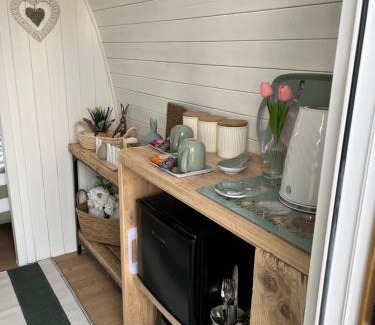 Compton Dundon Ski Chalet | Robins rest