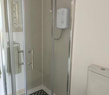 Compton Dundon Ski Chalet | Robins rest