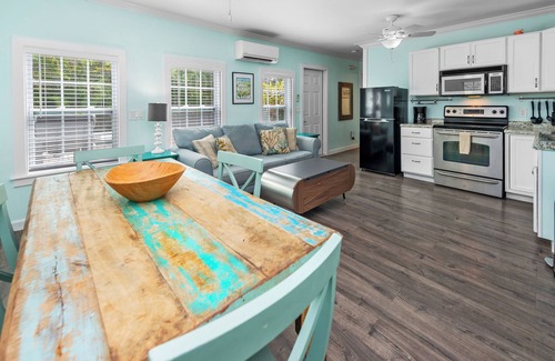 Key West Historic District Cottage | ~ROBINSON CRUSOE COTTAGE~ Delight in island vibes in this home with a pool.