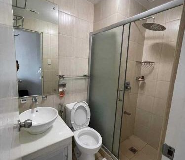 Ermita Night District Hotel | Robinson manila birchtower