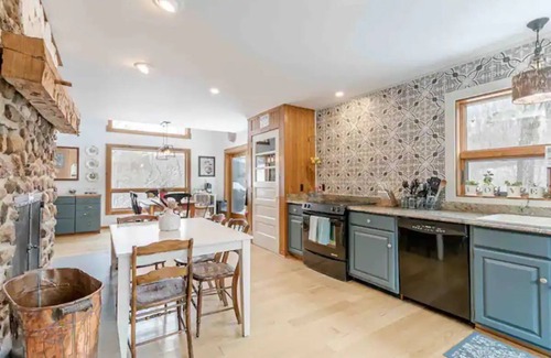 Naples House | Robust vacation home near nature and ski mountains in the Finger Lakes region!