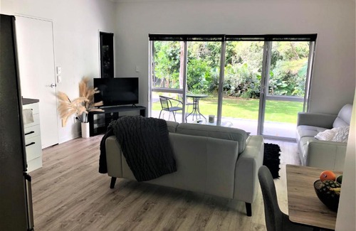 Hamilton House | Robyn's Retreat