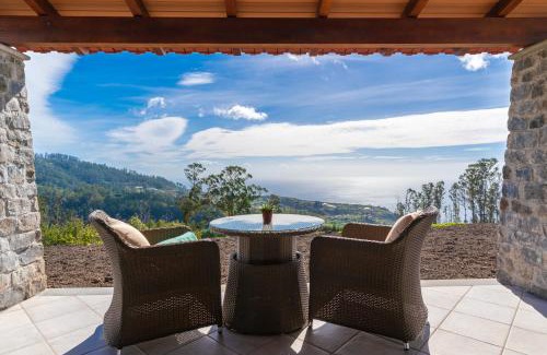 Calheta House | Rochão Village by Rent2U, Lda