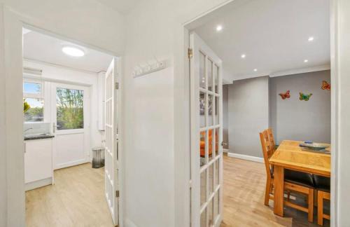 Rochester East Ward House | Rochester Cozy 3Bed Home with Free Parking