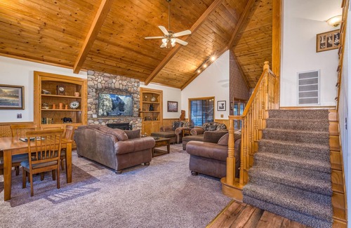 Fish Camp House | Rock Front Lodge