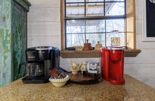 Mentone Ski Chalet | Rock Home I 2MI to Desoto I 3 Acres I Horse Shoes