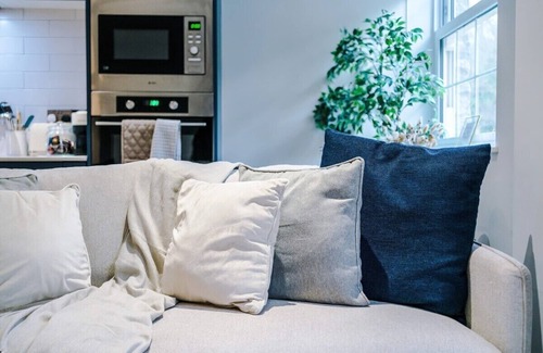 Stoney Middleton Apartment | Rock Mill | Superior 2-Bedroom Apartment
