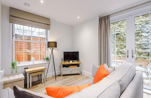 Stoney Middleton Apartment | Rock Mill - Superior Apartment with Private Patio
