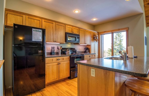 Rangeley Condo | Rock Pond Condo 75 | Beautiful end unit at Saddleback
